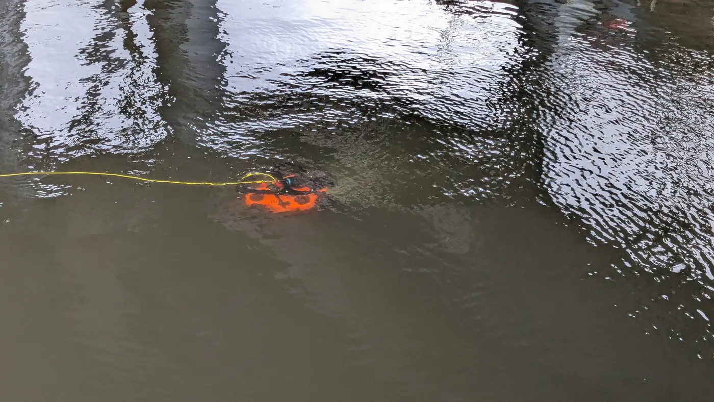 Drone sous-marin en surface avant plongée