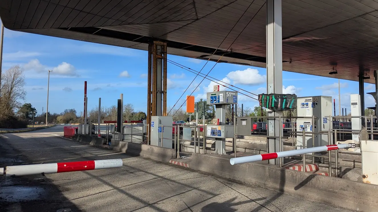 Gare de péage relevée en scan 3D