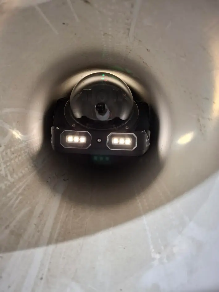 Robot caméra dans une conduite
