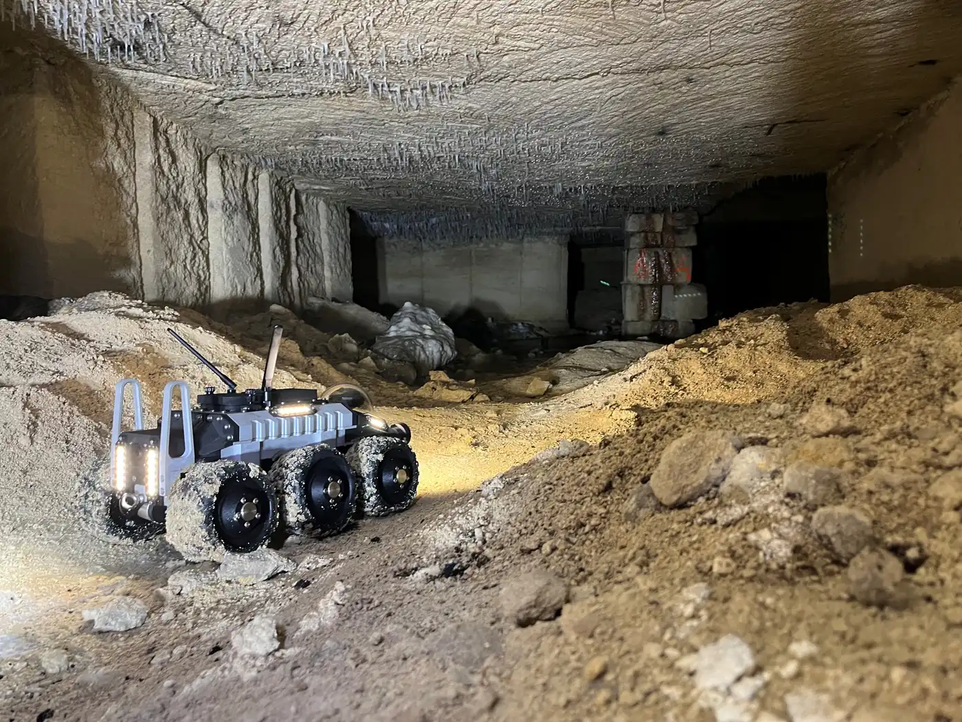 Robot roulant d'inspection dans une galerie souterraine